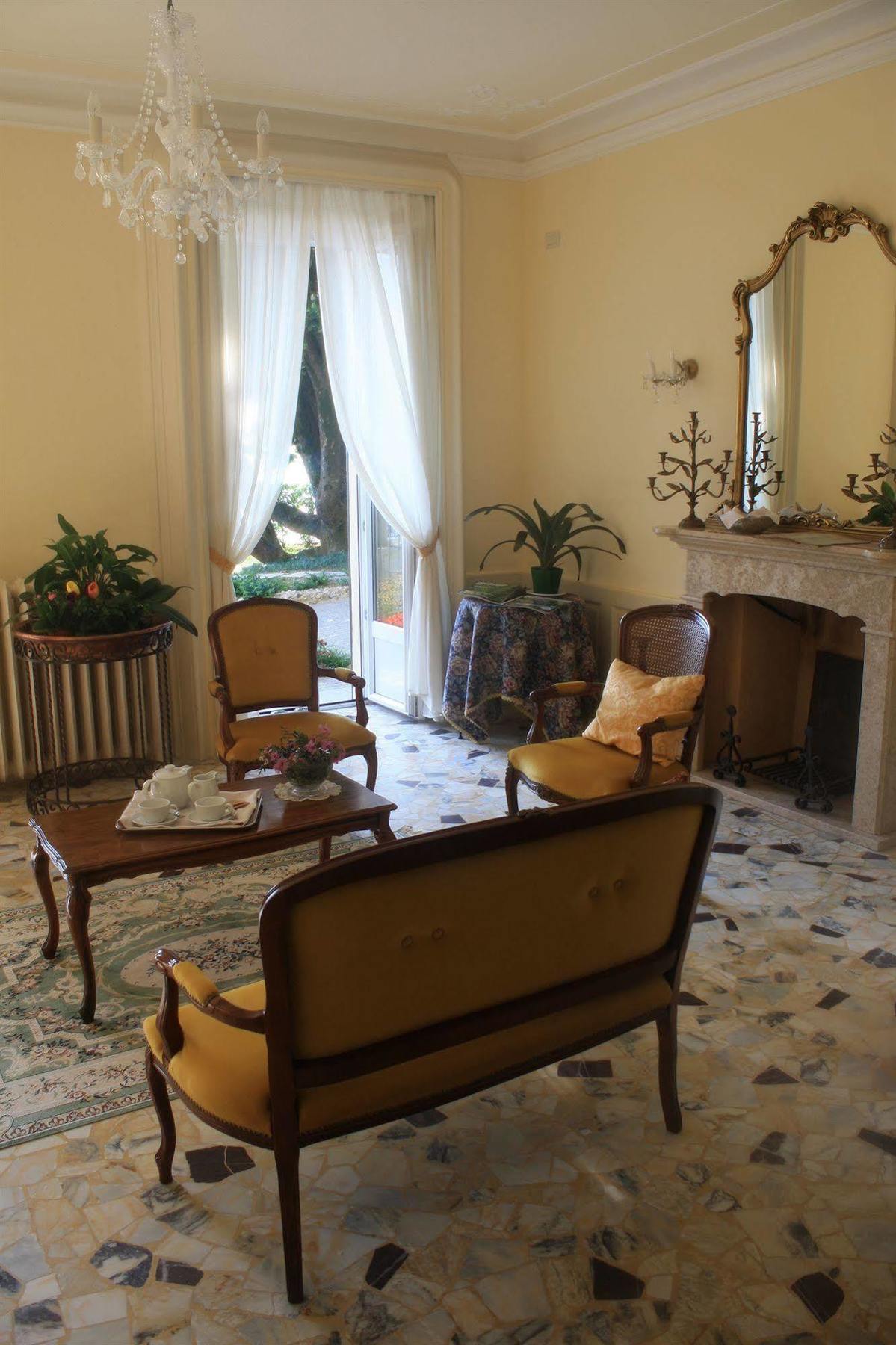 Villa La Mirabella Cadenabbia Екстериор снимка